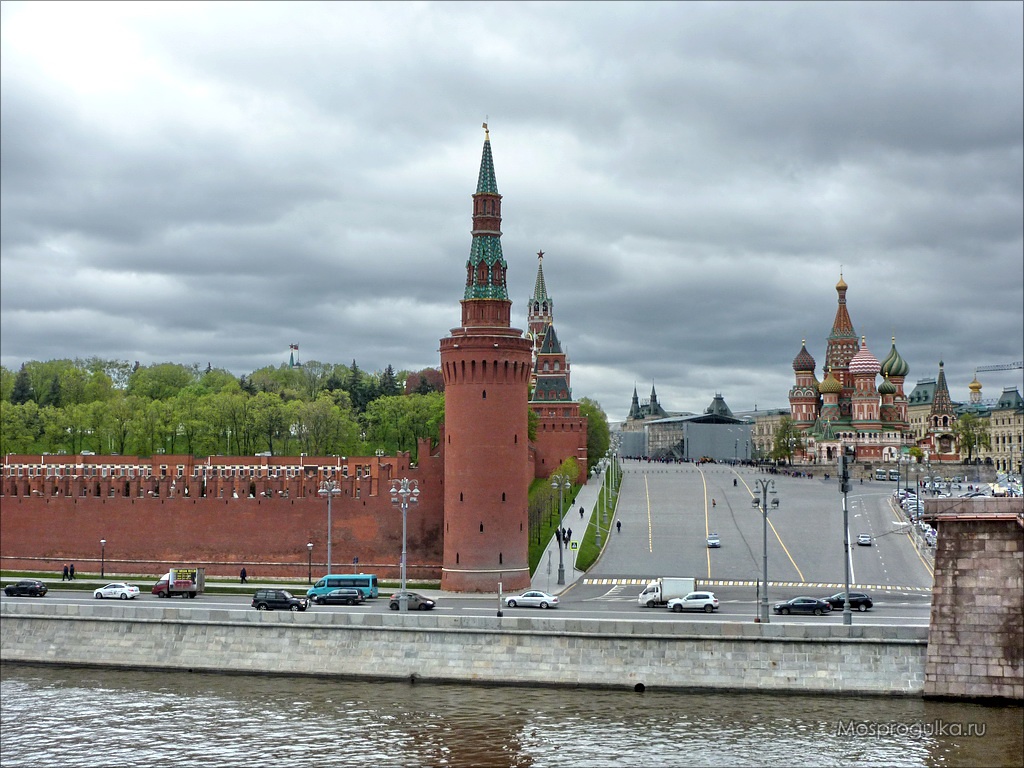 Kremlin Walls and Towers (Source: Google Maps)