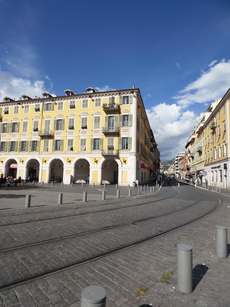 Place Garibaldi (Source: Google Maps)