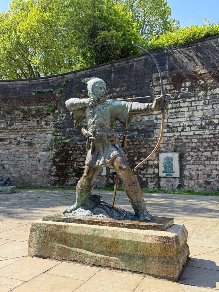 The Robin Hood Statue (Source: Google Maps)