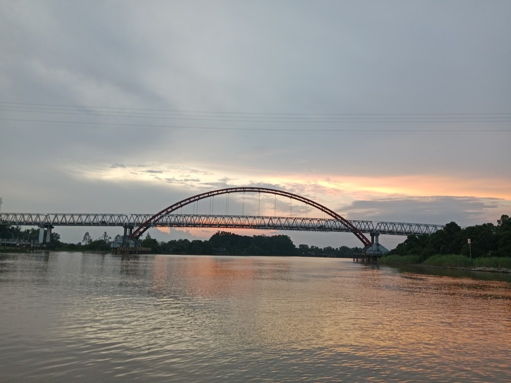 Kahayan Bridge (Source: Google Maps)