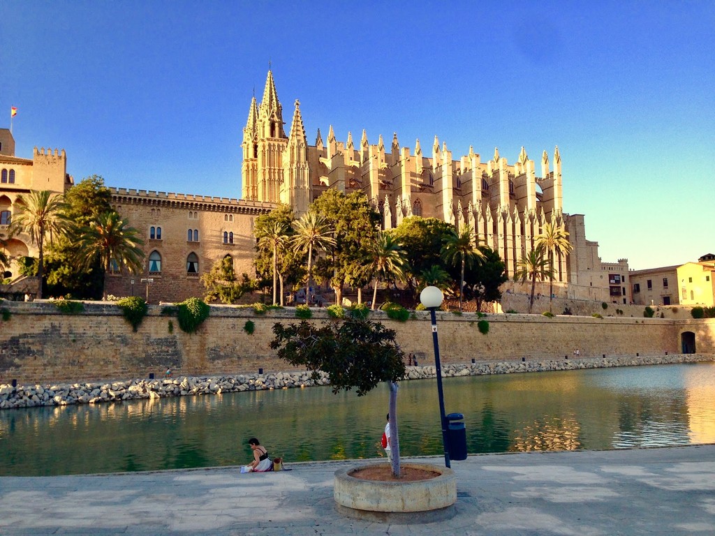 Parc de la Mar (Source: Google Maps)