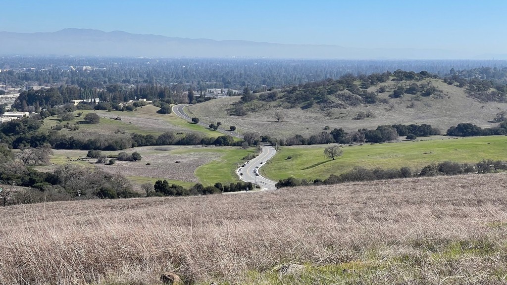 Stanford Dish Loop Trail Entrance (Source: Google Maps)