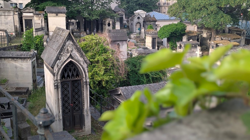 Cimetière de Montmartre (Source: Google Maps)