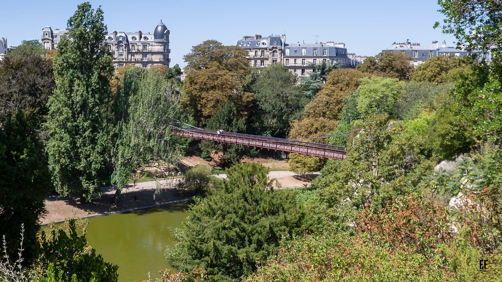 Parc des Buttes-Chaumont (Source: Google Maps)