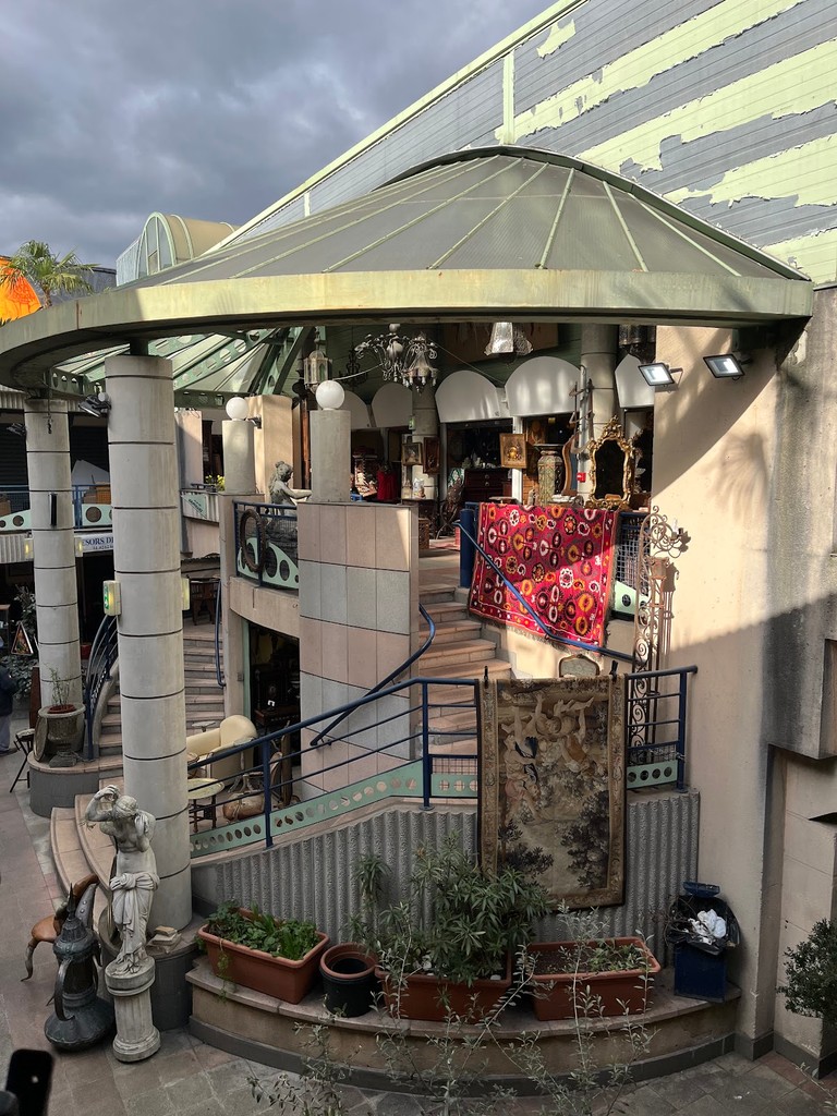 Saint-Ouen Flea Market (Marché aux Puces de Saint-Ouen) (Source: Google Maps)