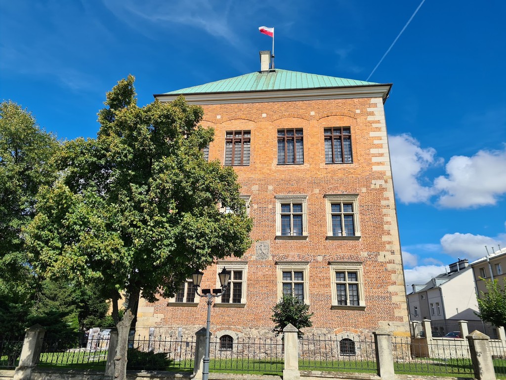 Piotrków Trybunalski Castle (Source: Google Maps)