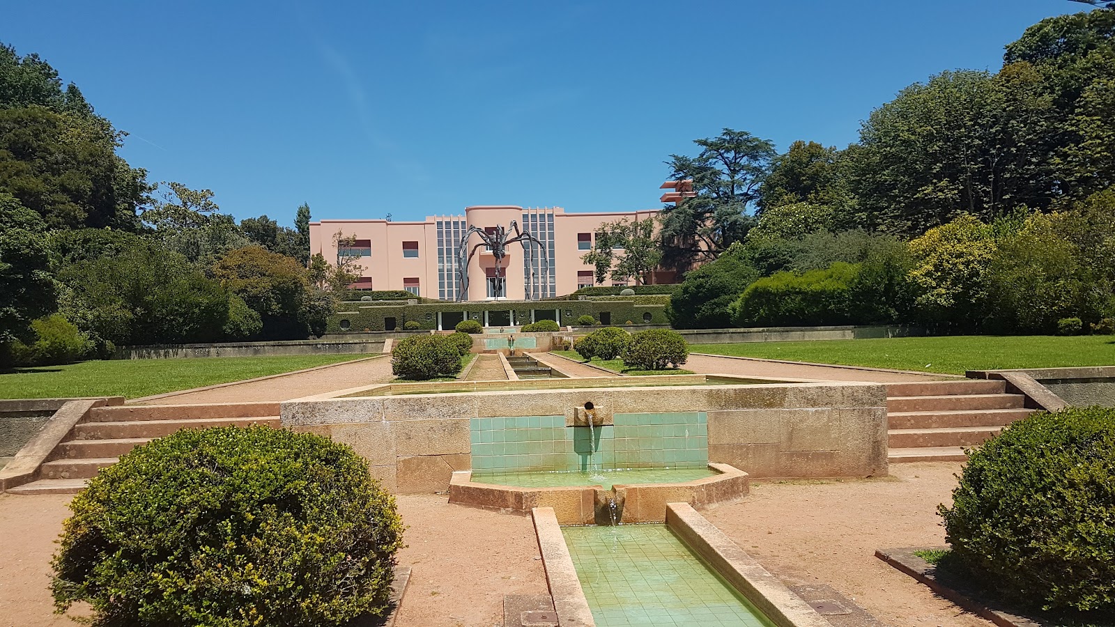 Fundação Serralves (Source: Google Maps)