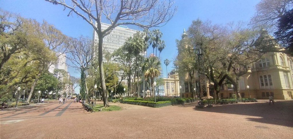 Praça da Alfândega (Source: Google Maps)