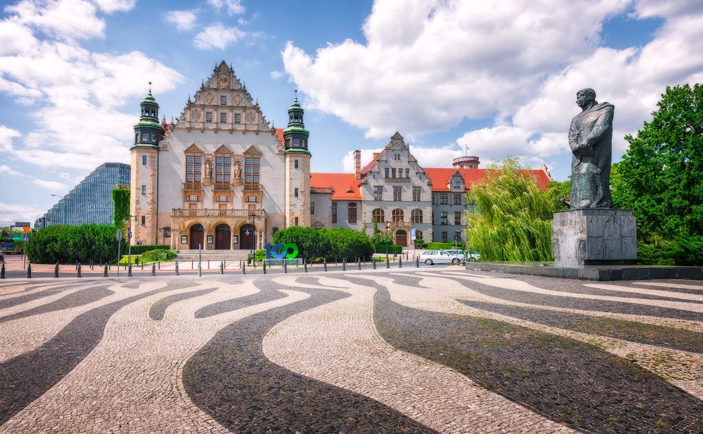 Adam Mickiewicz University (Source: Google Maps)