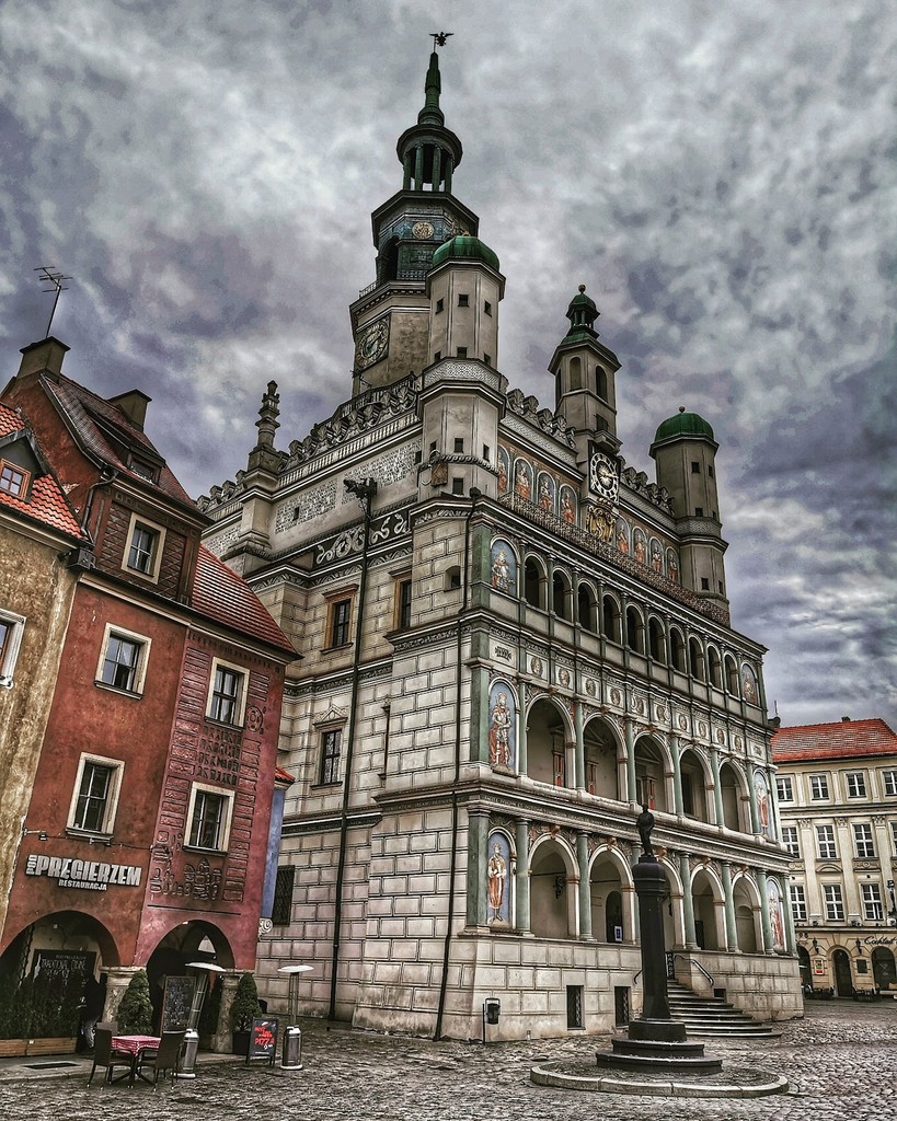 Old Market Square (Stary Rynek) (Source: Google Maps)