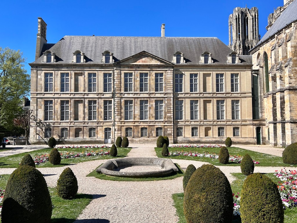 Palais du Tau (Source: Google Maps)