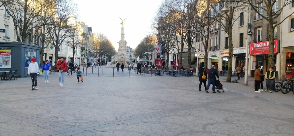 Place Drouet d'Erlon (Source: Google Maps)