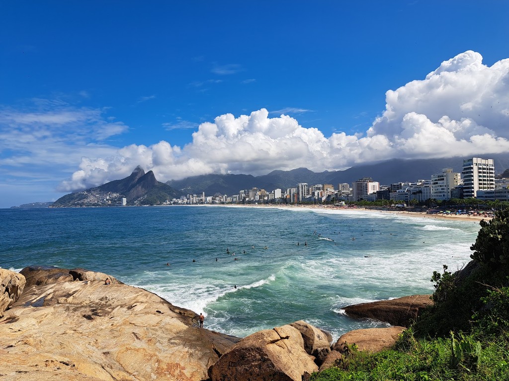 Pedra do Arpoador (Source: Google Maps)