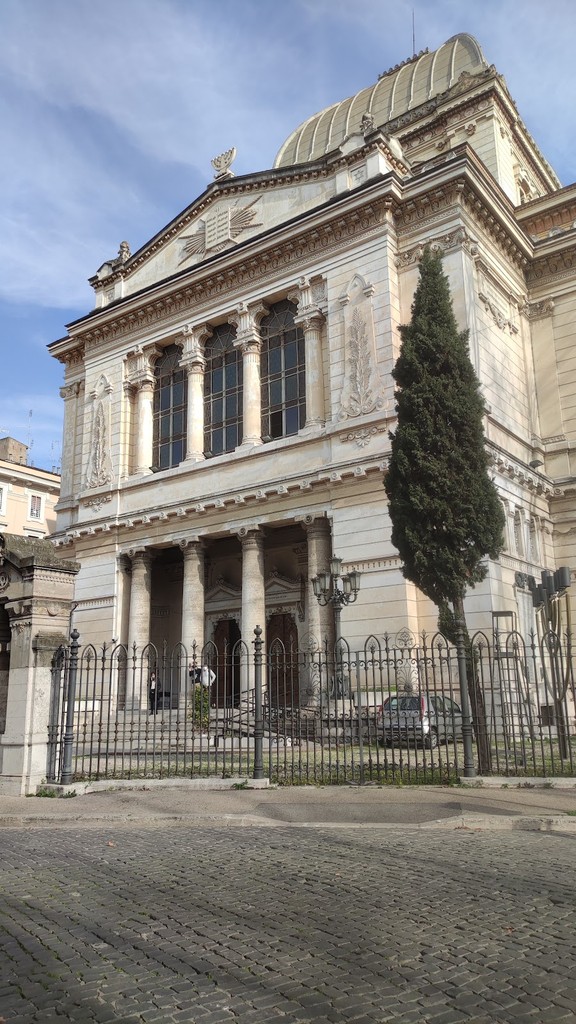 Great Synagogue of Rome (Source: Google Maps)
