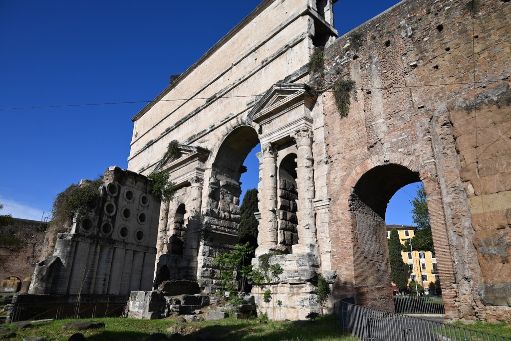 Porta Maggiore (Source: Google Maps)