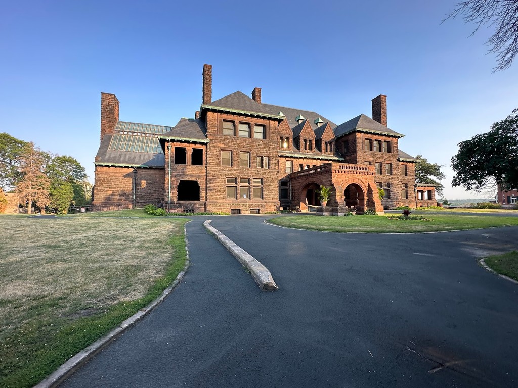 James J. Hill House (Source: Google Maps)