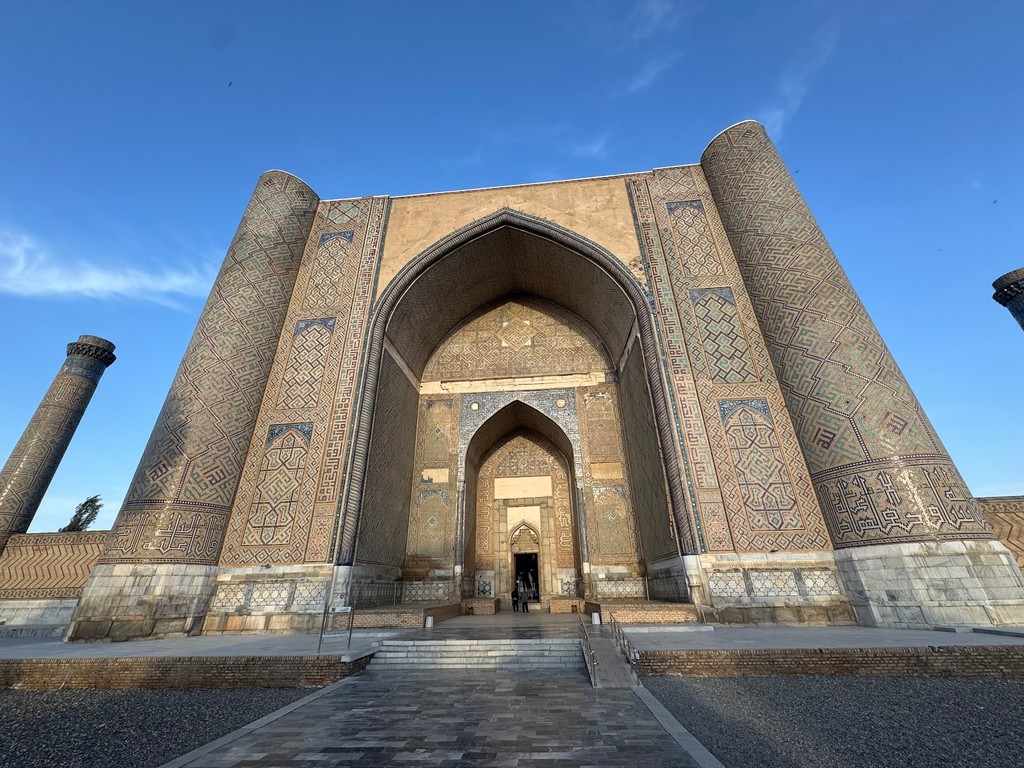 Bibi-Khanym Mosque (Source: Google Maps)