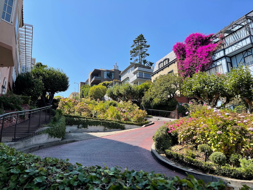 Lombard Street (Source: Google Maps)
