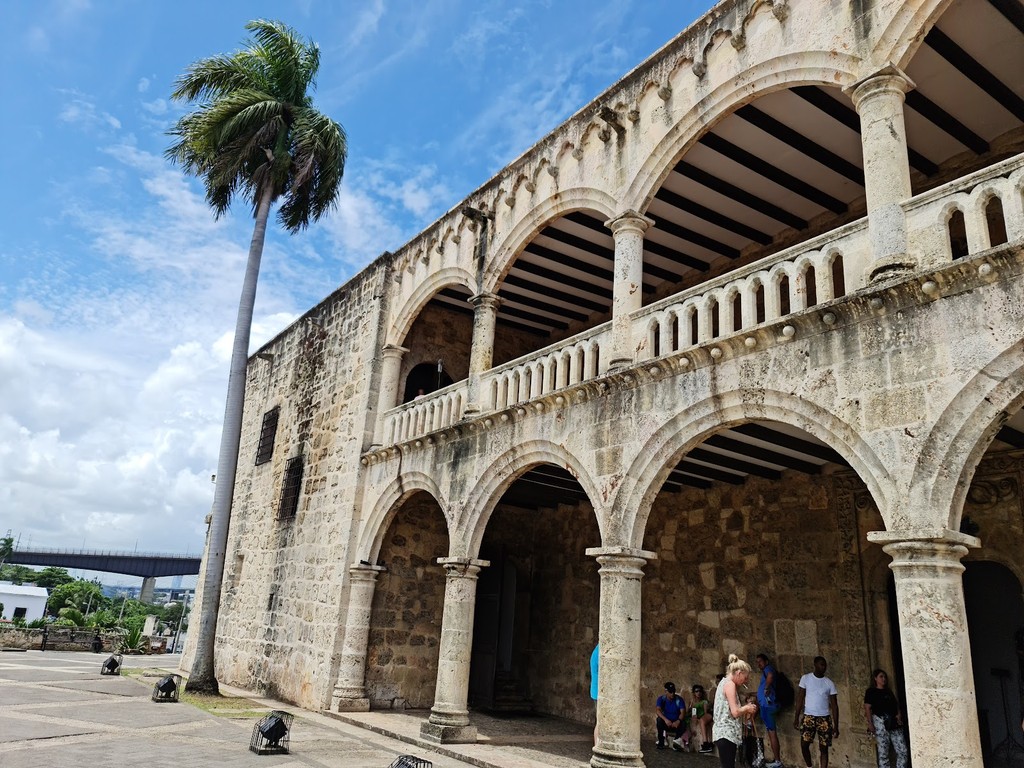 Alcázar de Colón (Source: Google Maps)