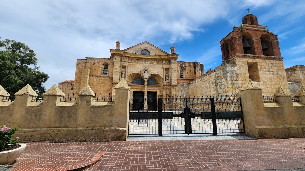 Catedral Primada de América (Source: Google Maps)