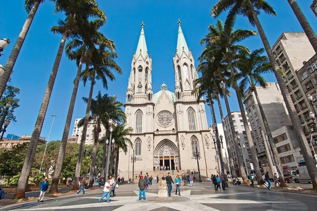 Praça da Sé (Source: Google Maps)