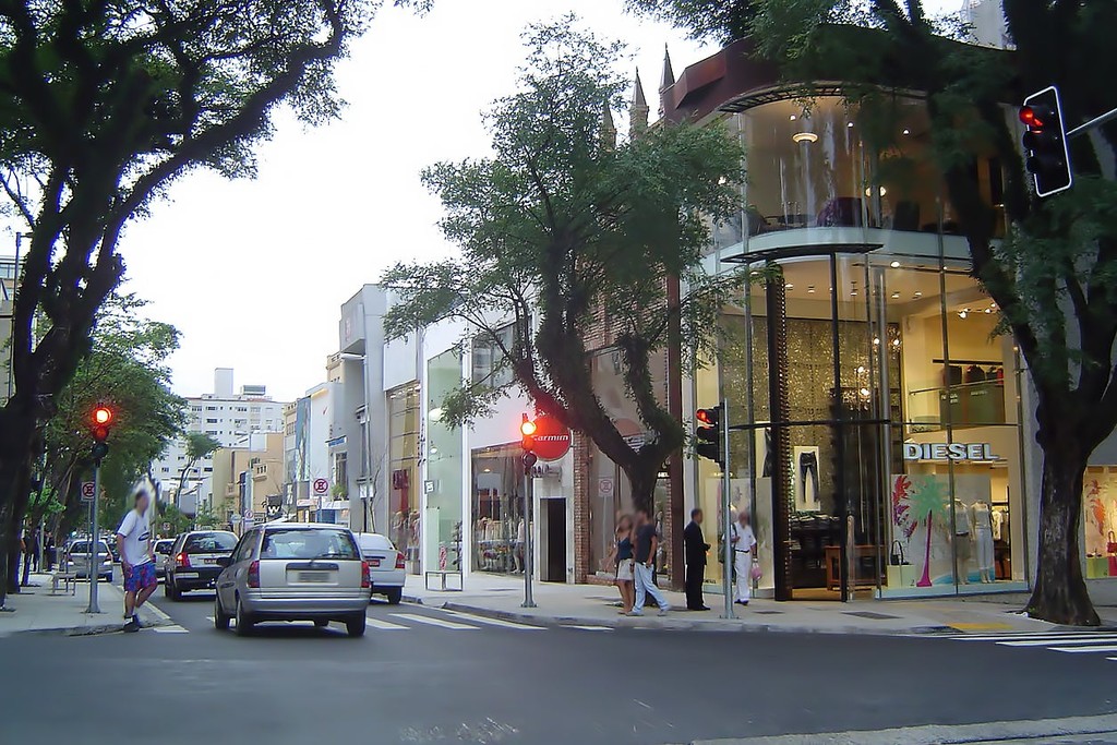 Rua Oscar Freire (Source: Google Maps)