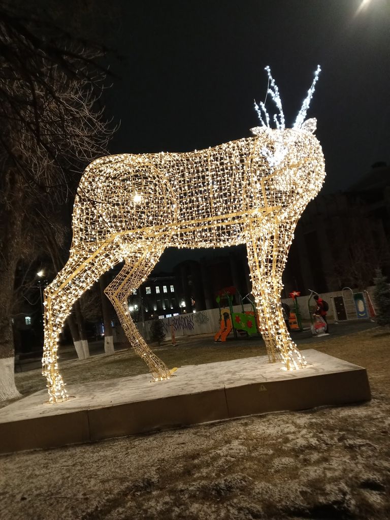 Teatralnaya Square (Source: Google Maps)