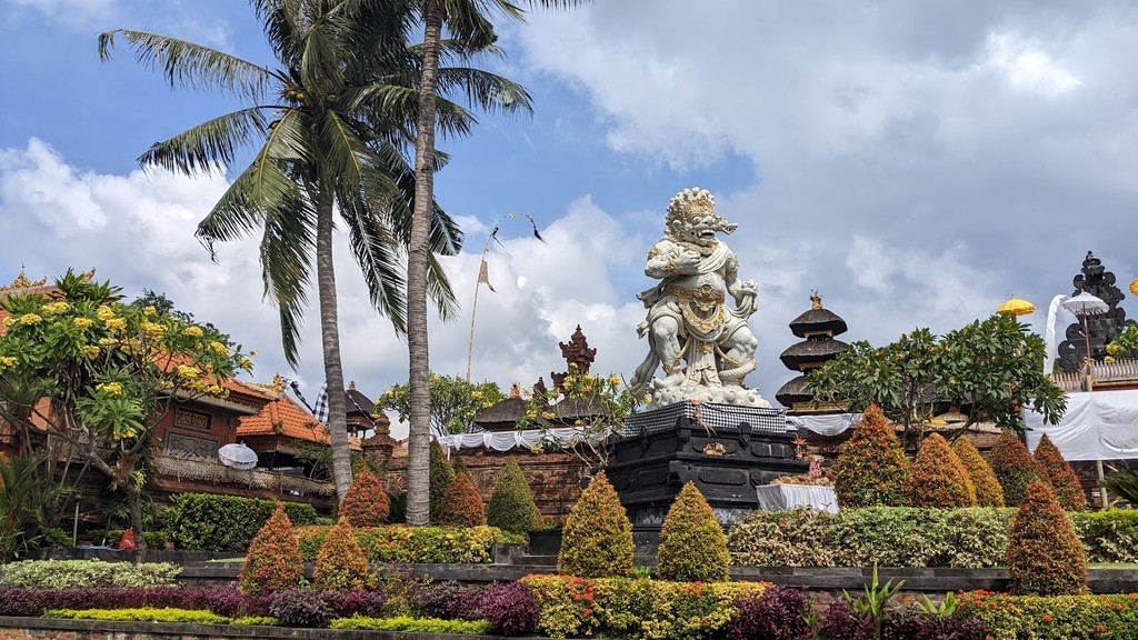 Petitenget Temple (Pura Petitenget) (Source: Google Maps)