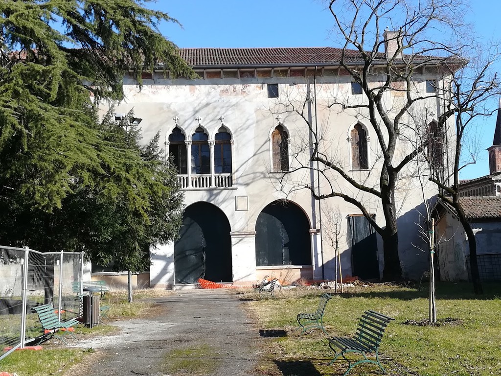 Palazzo Cornaggia (Source: Google Maps)