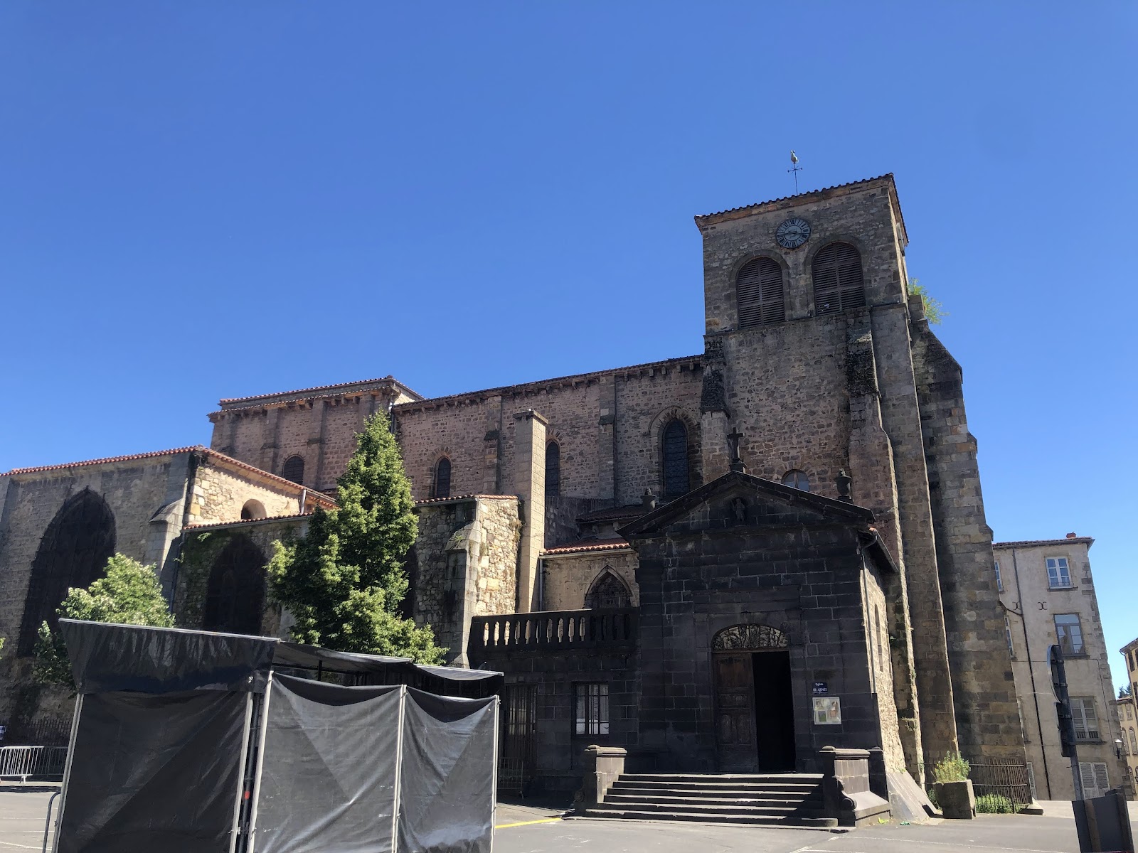 Église Saint-Genès (Source: Google Maps)