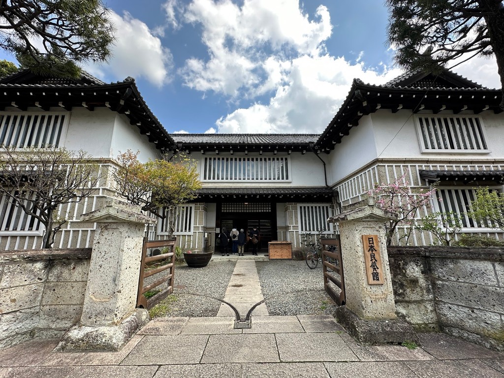 Japan Folk Crafts Museum (Nihon Mingeikan) (Source: Google Maps)
