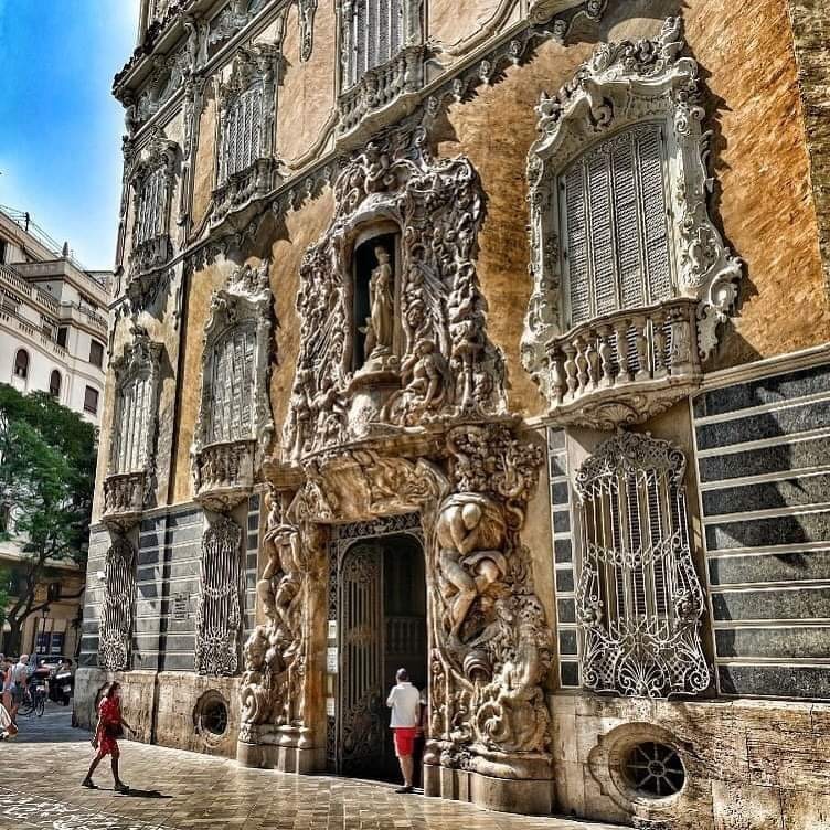 Palacio del Marqués de Dos Aguas (Source: Google Maps)
