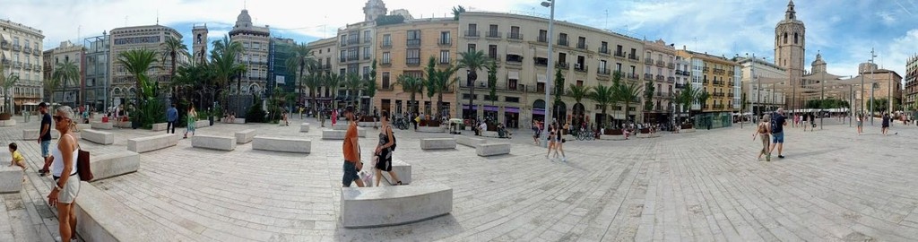 Plaza de la Reina (Source: Google Maps)