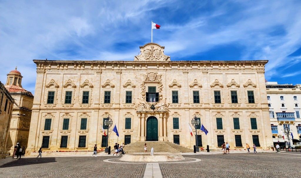 Auberge de Castille (Source: Google Maps)