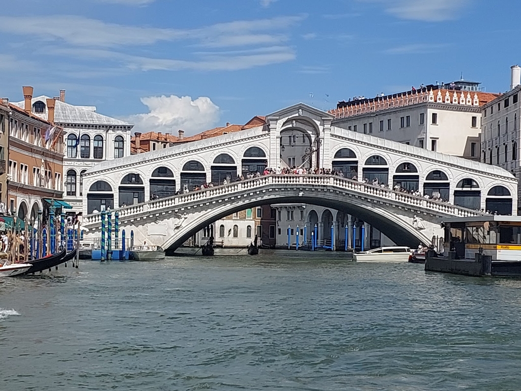 Rialto Bridge (Source: Google Maps)