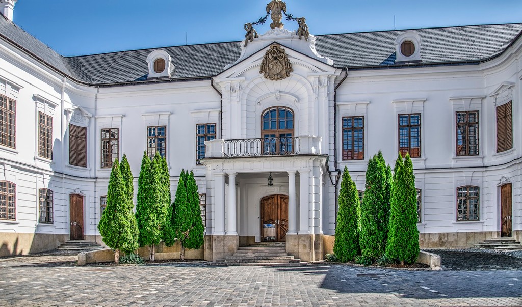 Archbishop's Palace (Source: Google Maps)