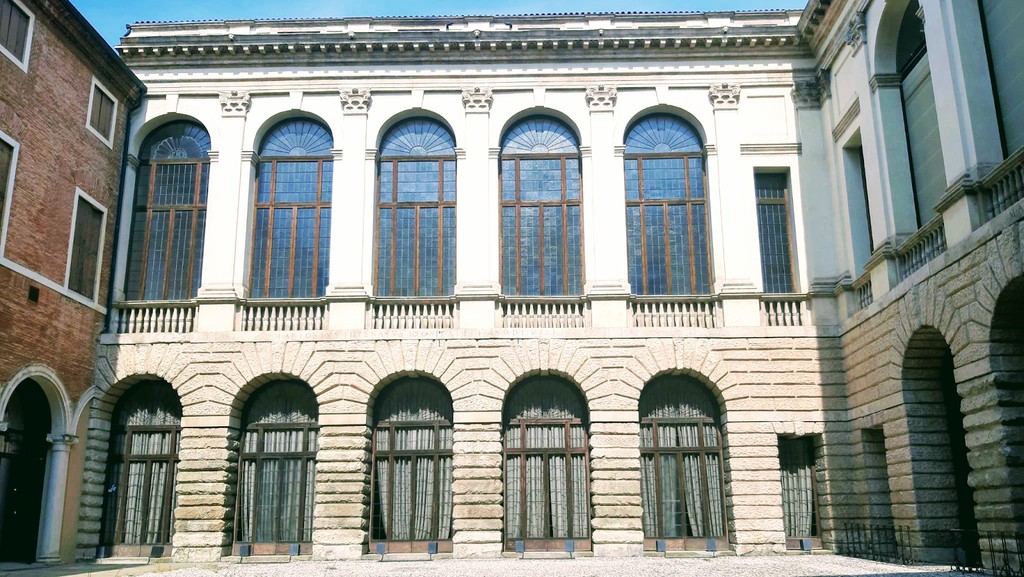 Palazzo Thiene (Source: Google Maps)