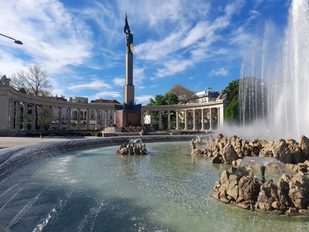Schwarzenbergplatz (Source: Google Maps)
