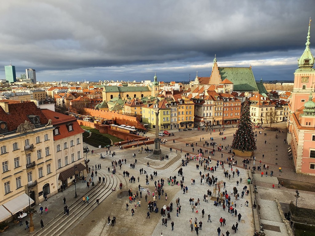 Castle Square (Plac Zamkowy) (Source: Google Maps)