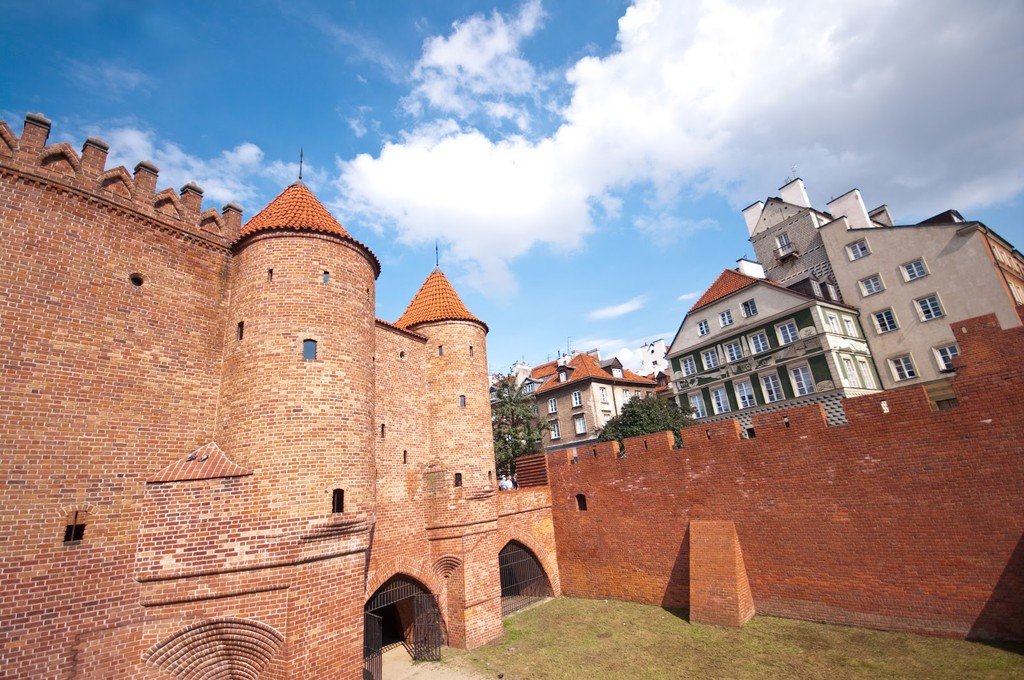 Warsaw Barbican (Source: Google Maps)