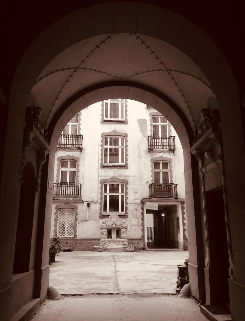 Warsaw Fotoplastikon (Source: Google Maps)