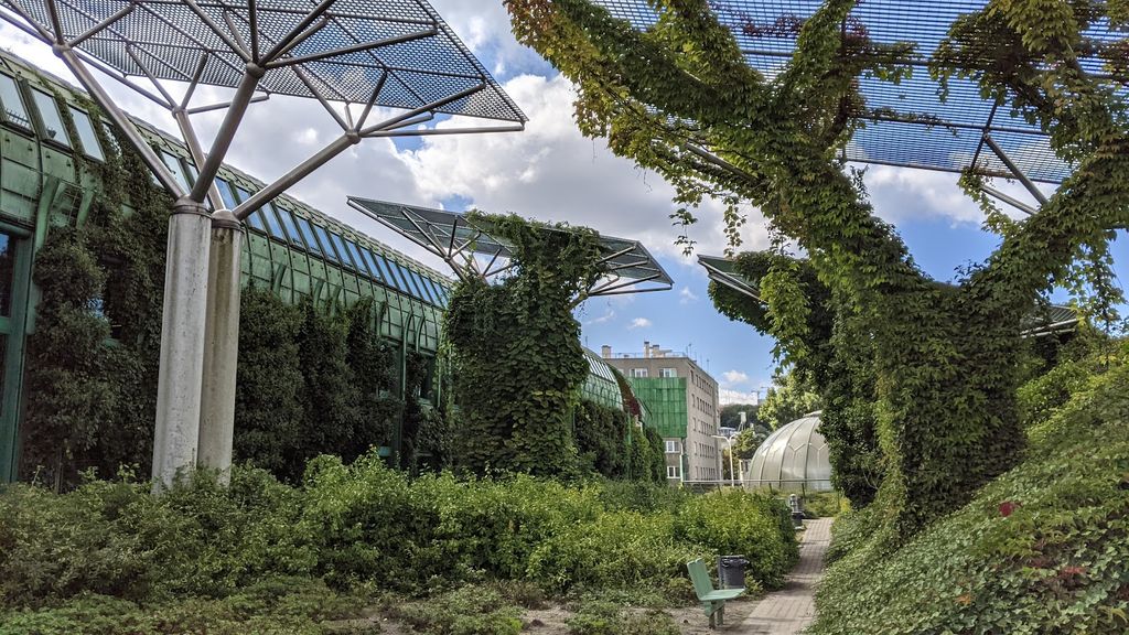 Warsaw University Library Rooftop Garden (Source: Google Maps)