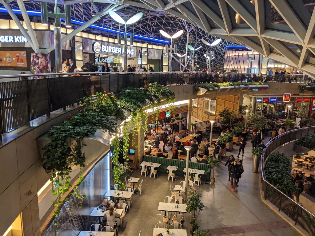 Złote Tarasy (outside area) (Source: Google Maps)