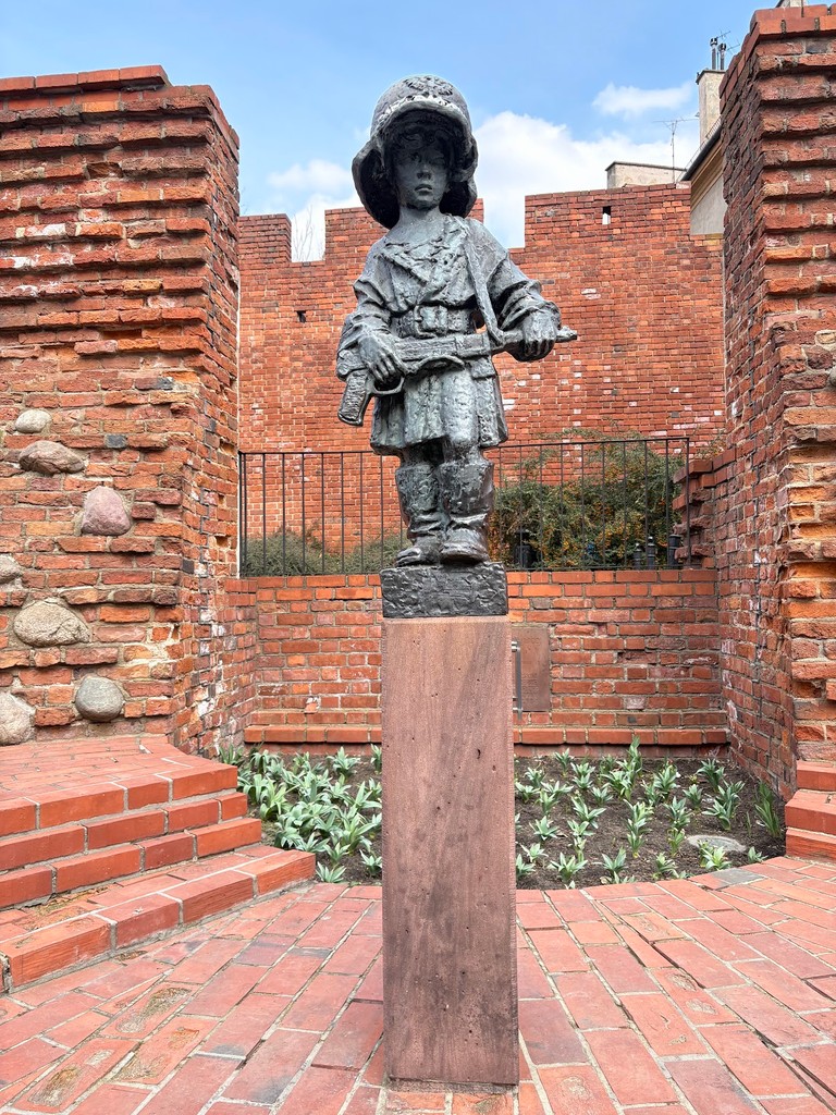 Pomnik Małego Powstańca (Little Insurgent Monument) (Source: Google Maps)