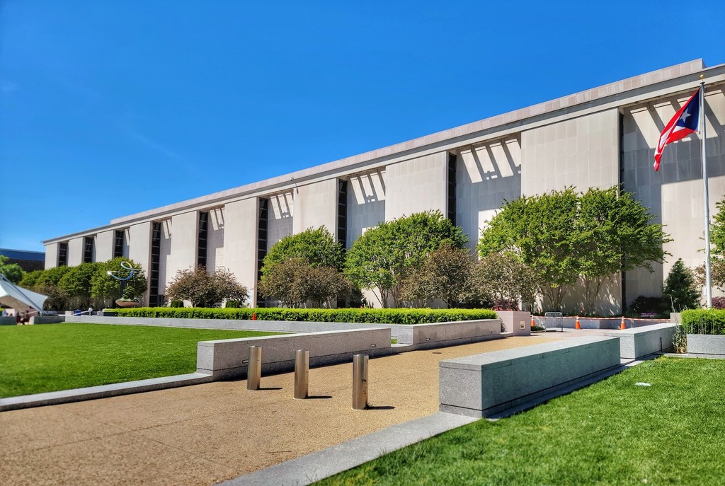 National Museum of American History (Source: Google Maps)