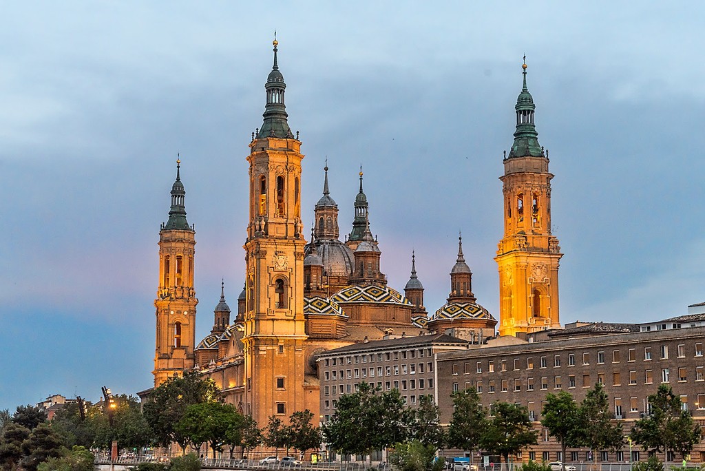 Basilica de Nuestra Señora del Pilar (Source: Google Maps)